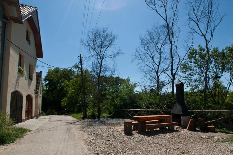 Chalupa - Sklep Starovice Exterior photo